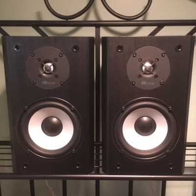 Axiom M3 Speakers Black image 1