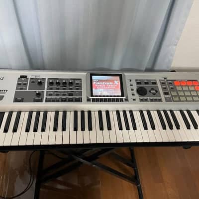 Roland Fantom-X6 61-Key Workstation Keyboard Used in mint condition