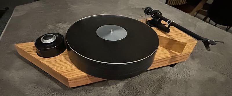 Custom Turntable with Pro-Ject Audio JAMTec 07 2024 - Black/Oak  			