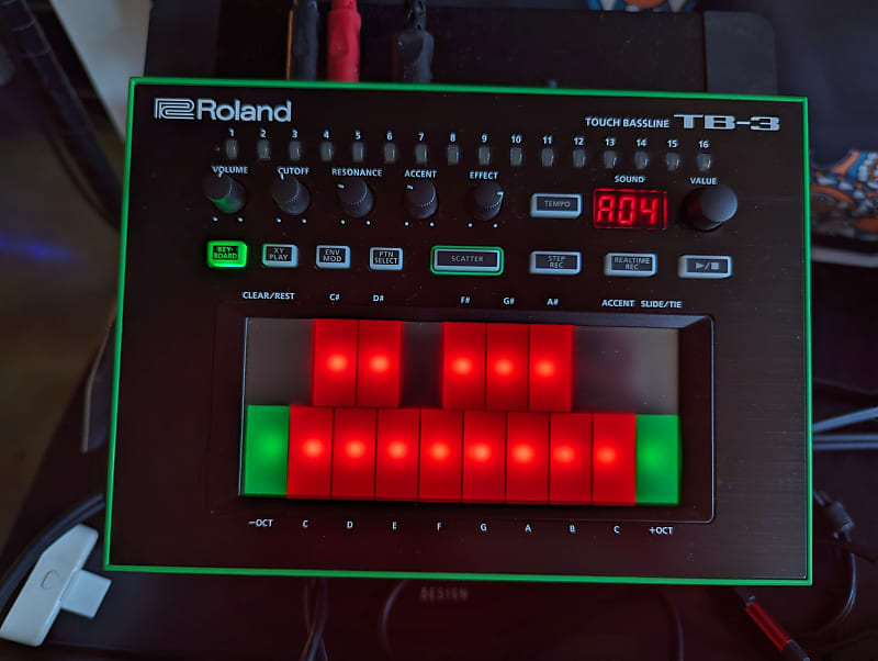 Roland AIRA TB-3 Touch Bassline Synthesizer | Reverb Canada