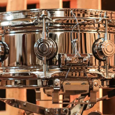 DW Collector's True-Sonic Chrome Over Brass 5x14 Snare Drum - DRVC0514SAC image 3