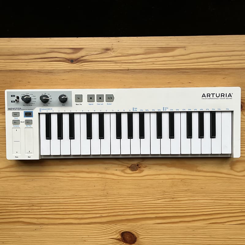 Arturia KeyStep 32-Key MIDI Controller White image 1