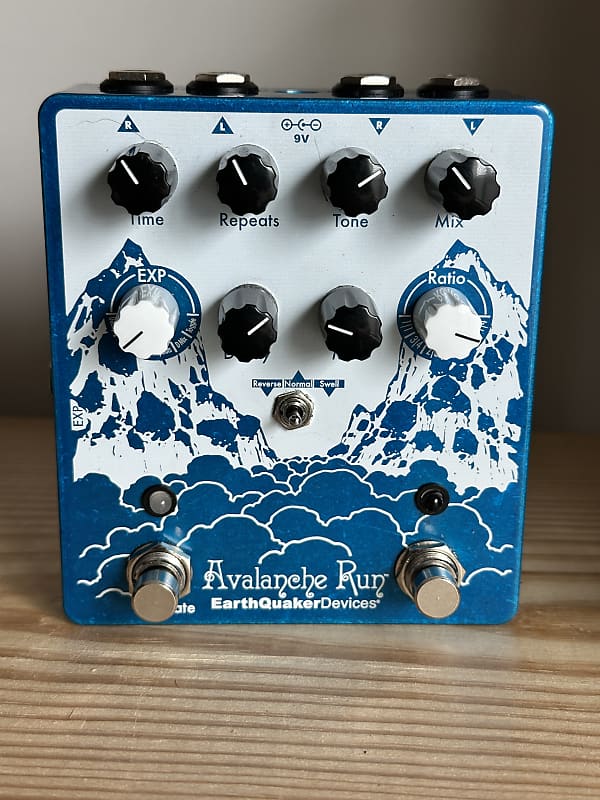 EarthQuaker Devices Avalanche Run Stereo Reverb & Delay with Tap Tempo V2