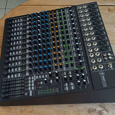 Mackie 1642VLZ4 16-Channel Mic / Line Mixer 2014 - Present - Black image 2