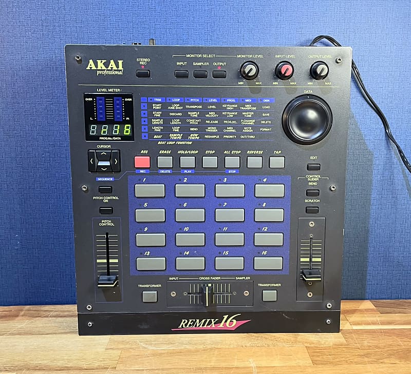 AKAI REMIX16 STEREO DJ PHRASE SAMPLER