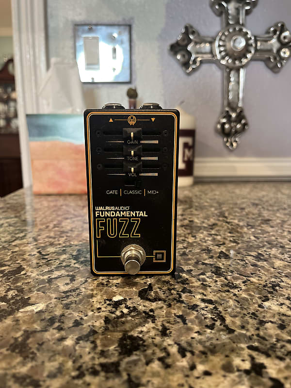 Walrus Audio Fundamental Fuzz