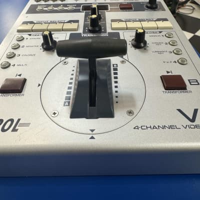 Roland Edirol V-4: Four Channel Video Mixer Switcher and effects image 8