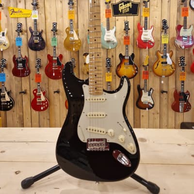 Fender American Pro Strato 2018 Maple Neck Black for sale