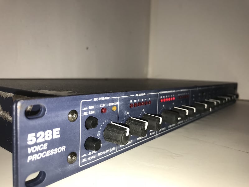 Symetrix 528E CHANNEL STRIP MIC PREAMP, COMPRESSOR, Reverb