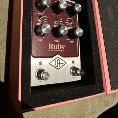 Review: Universal Audio UAFX Ruby '63 Amp Emulator – the ultimate Vox in a  box?