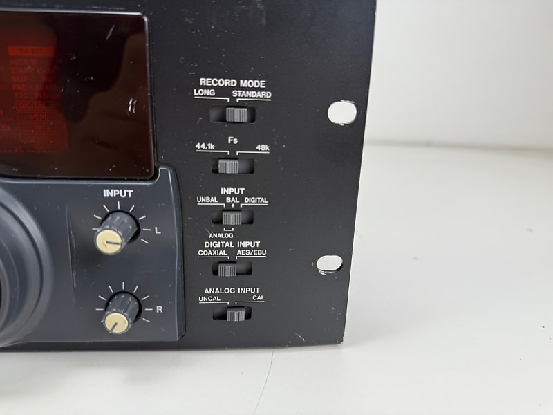 TASCAM タスカム プロ業務用高級DAT DA-40 TASCAM タスカム プロ業務用高級DAT DA-40