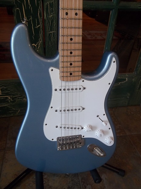 Fender Mexican Stratocaster Solid Body Electric Guitar in