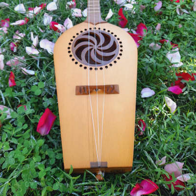 Georgian folk music instrument Panduri | String instrument Panduri | ფანდური | Fanduri image 3