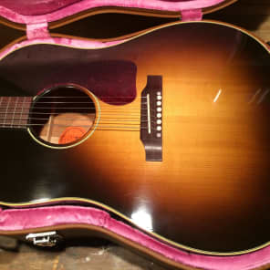 Gibson J-45 