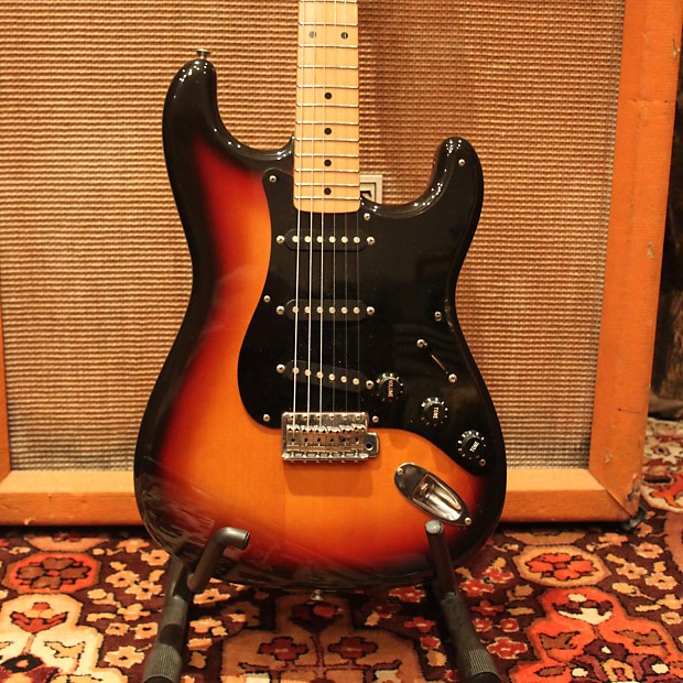 Squire silver series stratocaster deals