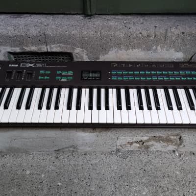 Yamaha DX21 FM Programmable Algorithm Synthesizer 1985 - Black