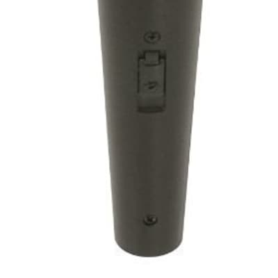 Peavey PV7 Handheld High Sensitivity Dynamic Cardioid Microphone, With 1/4" Cable Included image 2