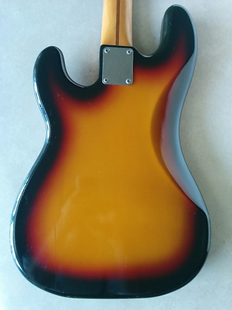 Squier Silver Series  プレベ　Mシリアル　日本製 1280px-