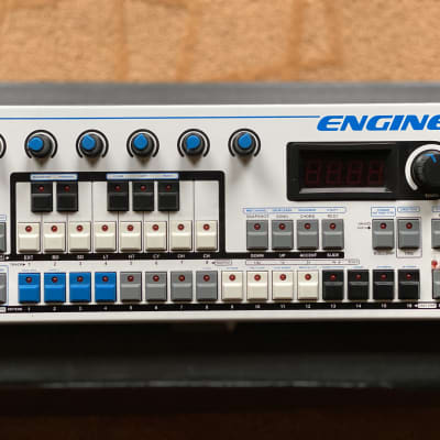 Social Entropy ENGINE SEQUENCER w/ CV expansion White and Blue image 4