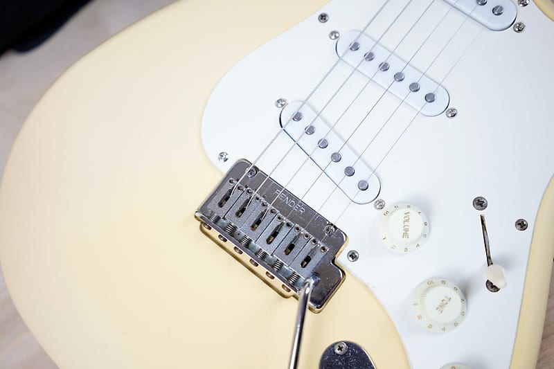 Fender JAPAN STM-75DMボディ 白→クリーム色 Fender STM-75DM MIJ 1988 Vintage White Medium Scale