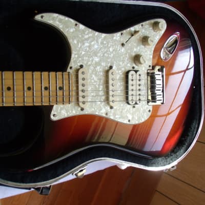 Fender US Lone Star Stratocaster with Maple Fretboard - 2000 - 3-Color Sunburst image 1