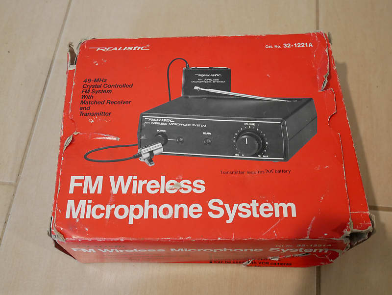 Realistic FM Wireless Microphone System New in Box with manual