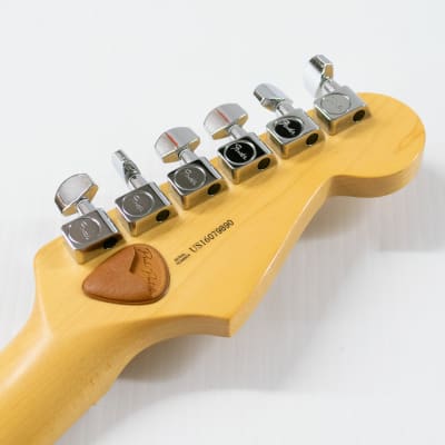 Fender American Professional Stratocaster Left-handed - 3-Color Sunburst with Maple Fingerboard image 11