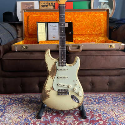 Fender  Custom Shop Limited 60's Dual-Mag II Stratocaster  - Super Heavy Relic Aged Vintage White for sale