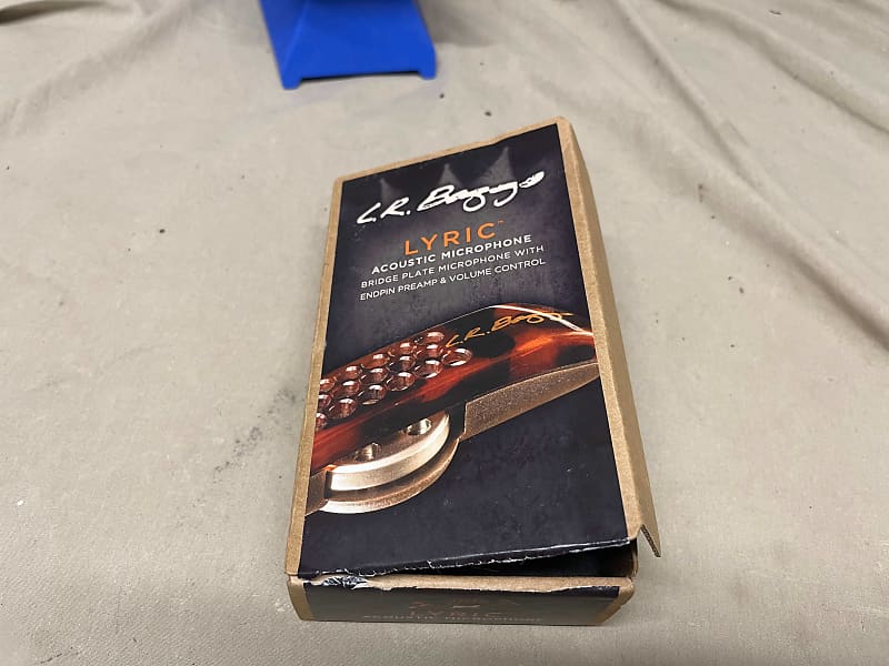 LR Baggs Lyric Acoustic Guitar Microphone/Preamp System with Reverb