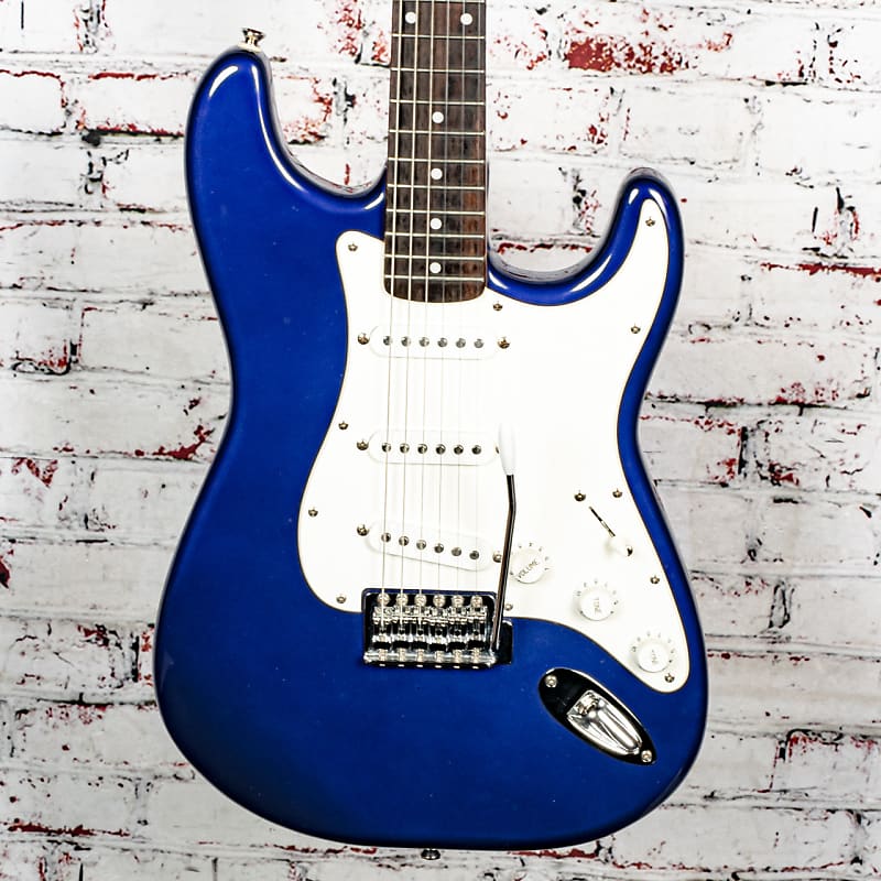 ギター Squier Affinity Stratocaster Amazon.com: Squier Affinity Series Stratocaster Electric