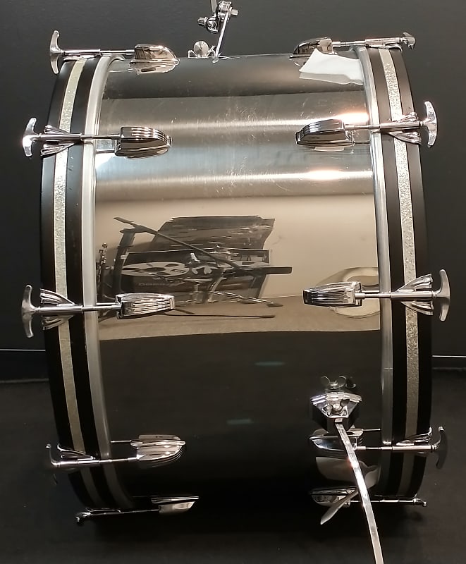 Ludwig Drums - Take a look at this vintage stainless steel drums (24,14,16)  from the_drum_trainer! Photo by:   #LudwigDrums #Vintage #StainlessSteel