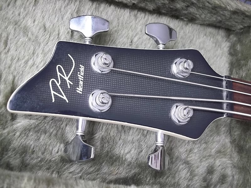 Fender Heartfield DR4 ベース（Bass） DR HEARTFIELD. BASS. (Who knew) - YouTube