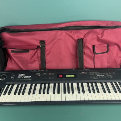 Yamaha SY22 Vector Synthesis Synthesizer Keyboard + soft case