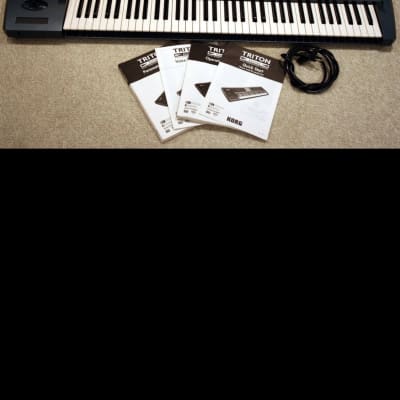 Korg Triton Extreme 76-Key 120-Voice Polyphonic Workstation 2005 - 2009 - Black