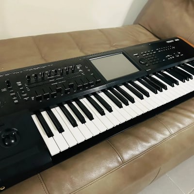 Korg KRONOS 2 61-Key Digital Synthesizer Workstation 2014 - Present - Black/Wood