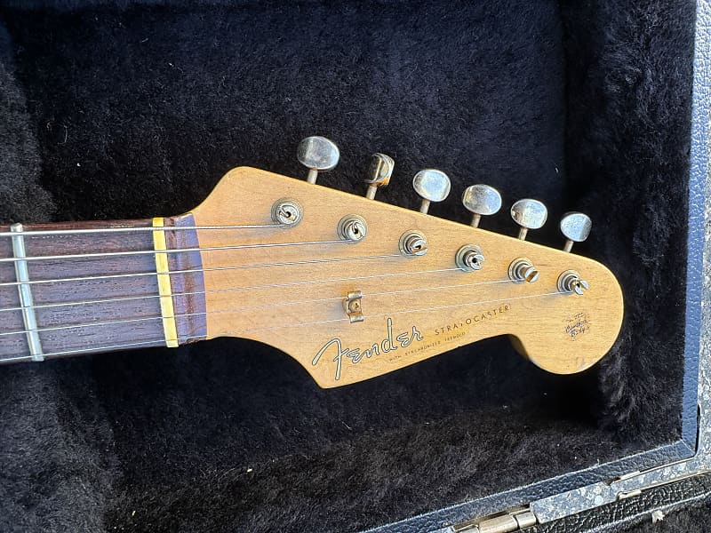 Fender Custom Shop Heavy Aged Relic 1960 Stratocaster LTD Gold Hardware  2001 - Sunburst