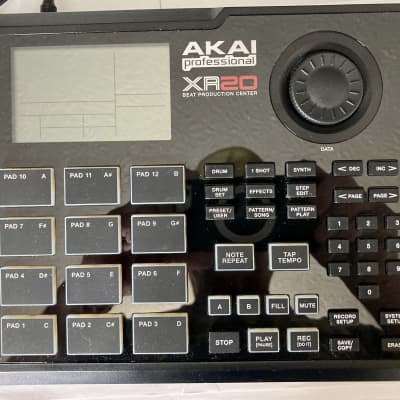 AKAI XR-20 BEAT Production Center