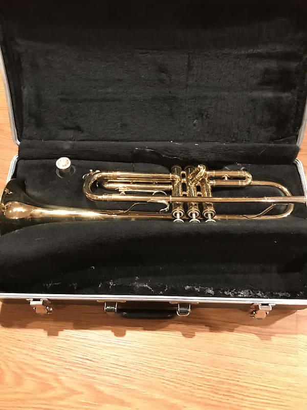 Bundy ML Gold Lacquer Trumpet W/Case | Reverb