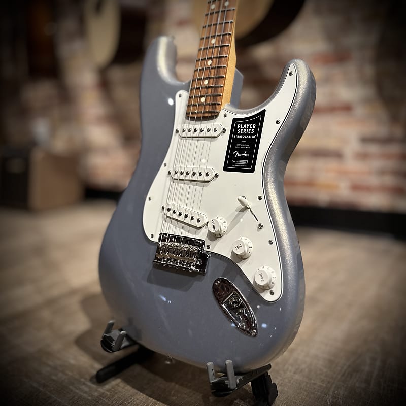 Fender Player Stratocaster - Silver image 1