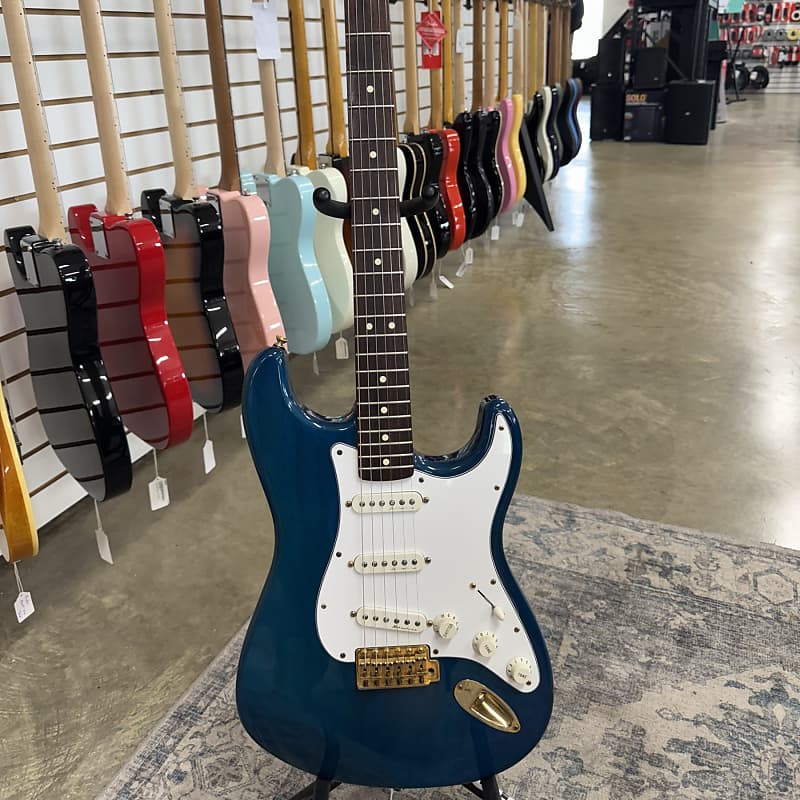 Fender Deluxe Players Stratocaster Electric Guitar