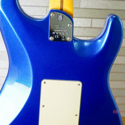 Fender American Ultra Stratocaster Left-Handed with Maple Fretboard - Cobra Blue image 10