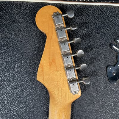 Fender Stratocaster 1965 - Three Tone Sunburst image 10