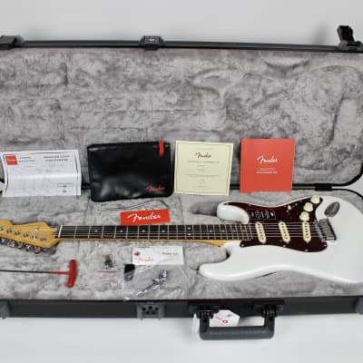 Fender American Ultra Stratocaster Rosewood Fingerboard Arctic Pearl 2022 w/OHSC (0118010781) image 12