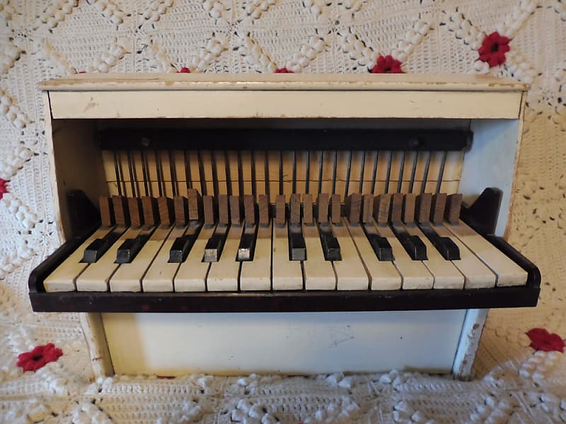 Mini piano en bois