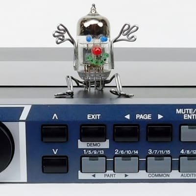Yamaha MOTIF Rack ES Synthesizer Made in Japan + Top Zustand + 1,5Jahre Garantie