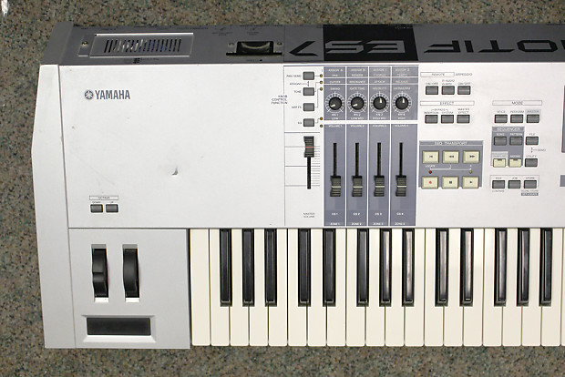 USED Yamaha MOTIF ES7 76 Key Music Production Synthesizer GC