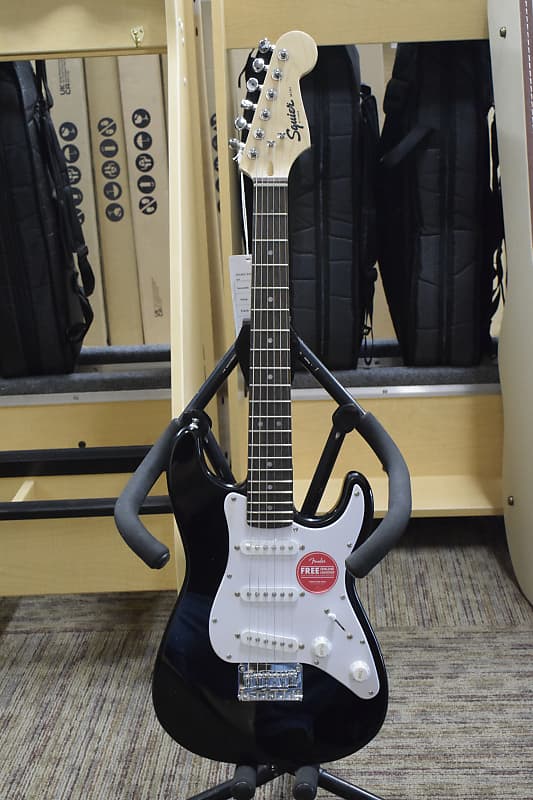 Squier Mini Stratocaster V2 with Laurel Fretboard 2023 - Black image 1