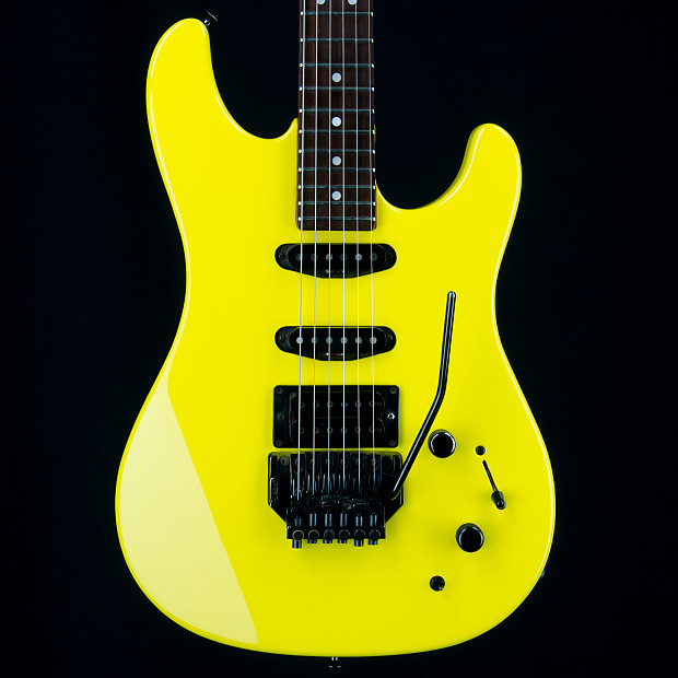 Peavey tracer store guitar