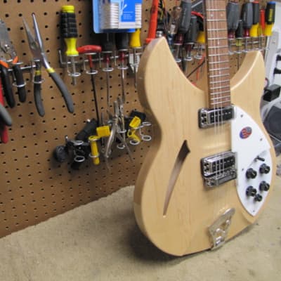 Rickenbacker 330 2022 - Mapleglo - NOS, Never Retailed - You will be the 1st Owner! image 5