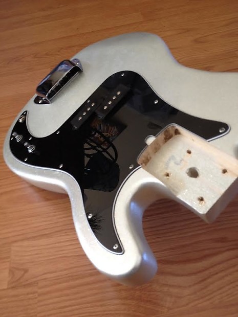 Lightweight Precision Bass Body loaded